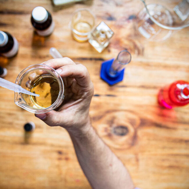 Perfumes-Vezzo-Laboratorio