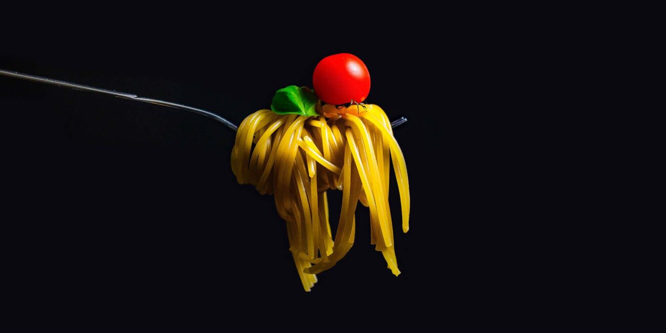 Fideos enrolladlos en tenedor