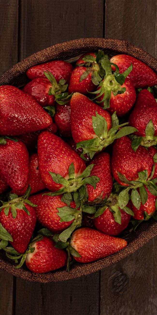 frutillas fondo de madera